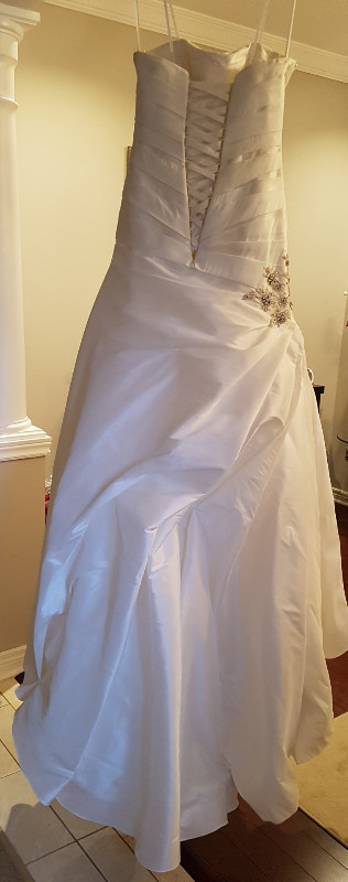 New Silk Wedding Gown Victoria Jane in Wedding in Markham / York Region - Image 4