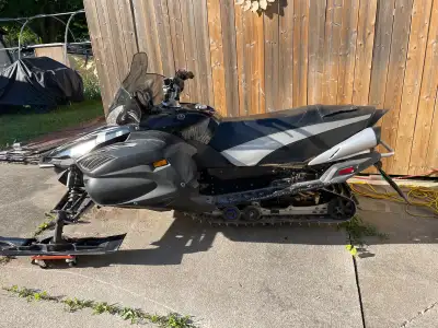 2006 yamaha apex gt 1000 cc 4stroke, runs great, machine needs some cleaning as I bought it at the e...