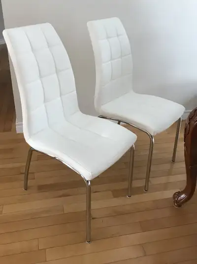 2 Chaises en cuir blanc (CUIR VÉRITABLE NEUF), View more