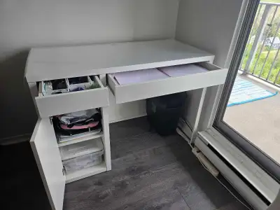 Beautiful white office set., View more
