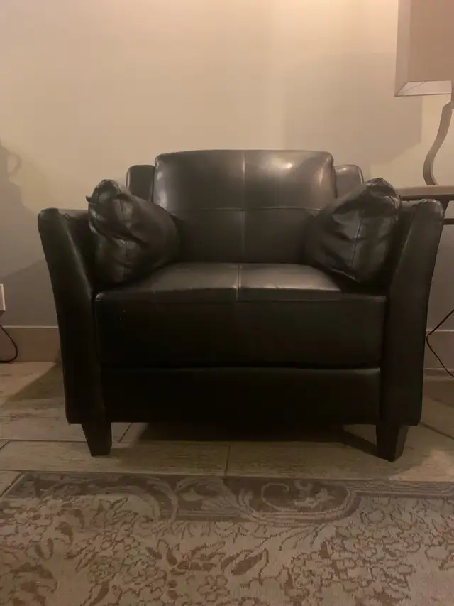 4-Piece Black Leather-Look Living Room Set in Couches & Futons in Markham / York Region - Image 4