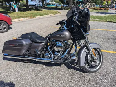 2015 Street Glide Special. - LA Chopper Slip-ons - upgraded All LED lights - Passenger Backrest - Ri...