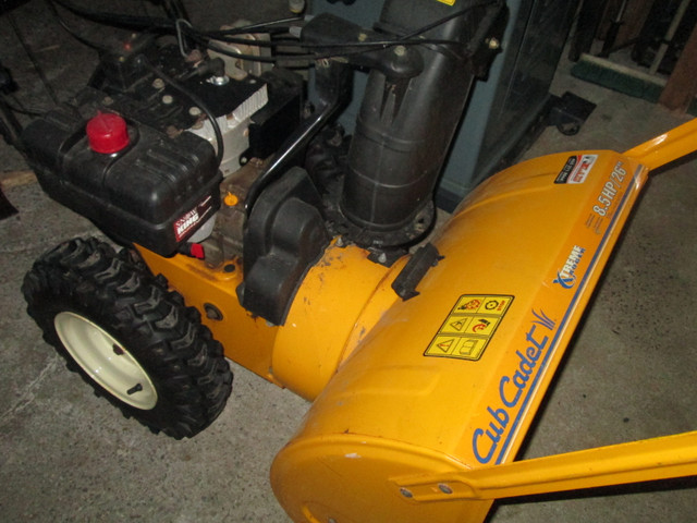 Souffleuse neige CUBCADET Grosse moteur avec du punch ! dans Souffleuses à neige  à Ouest de l’Île