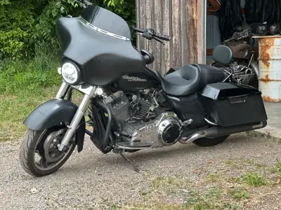 2013 Harley Davidson street glide V-twin 103 48,000miles /77,000km . -Vance and Hines air intake -S...