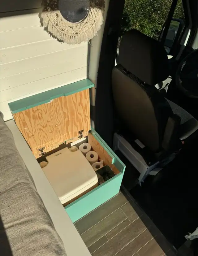 Mercedes Sprinter 2011 2500 (170") - van aménagé in RVs & Motorhomes in City of Montréal - Image 11