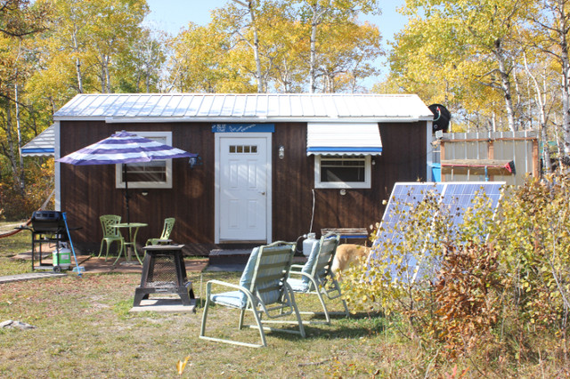 Blue Owl Tiny House Experience in Manitoba - Image 2