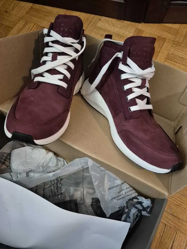 Brand New Timberland Shoes (Size 9) in Men's Shoes in City of Toronto - Image 3