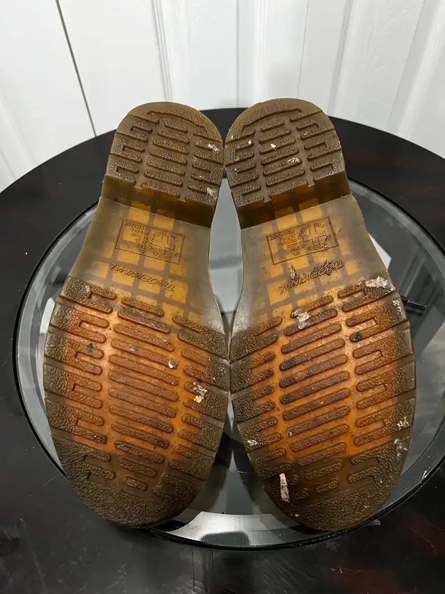 Dr. Martens 11849 Men's Leather LaceUp Oxfords Boots Size 9 in Men's Shoes in Cape Breton - Image 10