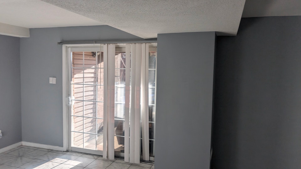 Independent WALKOUT 1 bedroom + large Living+kitchen apartment 3