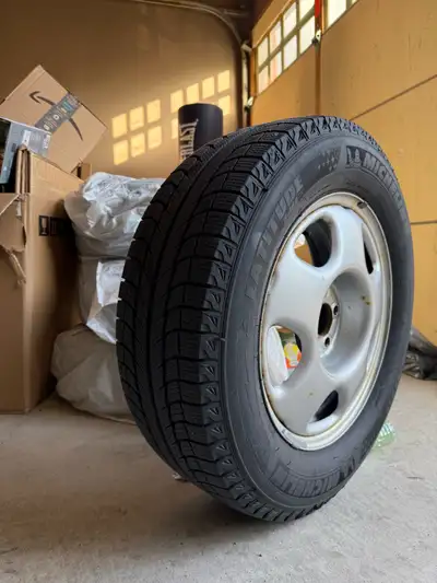 Gently used 4 winter tires in very good condition on sale. Size: 235/65R/17 Came out of 2021 CRV