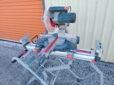 MITRE SAW -- Bosch Corded 10 in. Compound Sliding Mitre Saw, View more