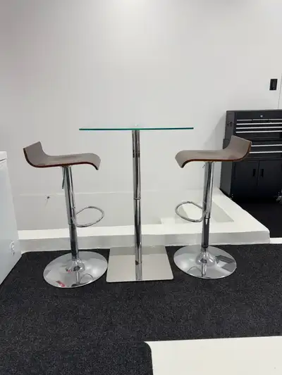 table haute avec 2 chaises hautes, View more