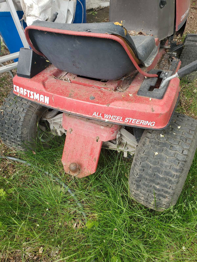 tracteur a gazon pour pièces dans Autre  à Laval/Rive Nord - Image 4