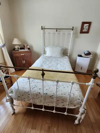 Lit simple Antique, View more