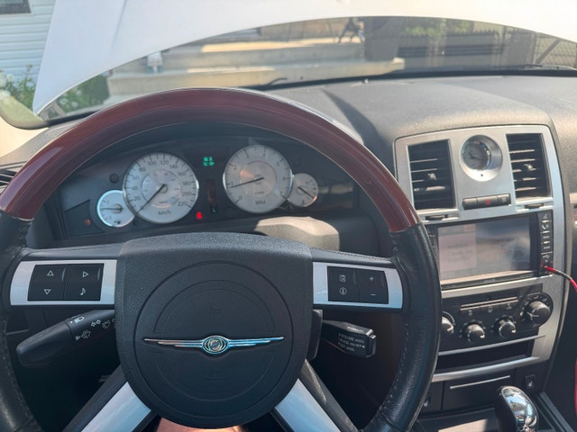 Chrysler 300 Limited bas kilométrage impeccable à vendre — photo 4