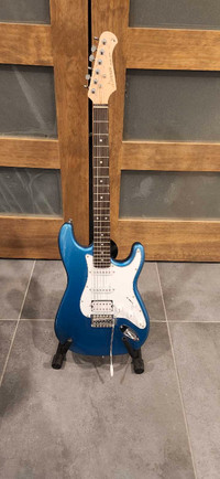 Guitare électrique Donner Stratocaster 