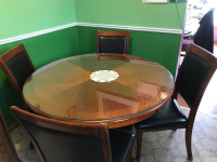 Round oak table 