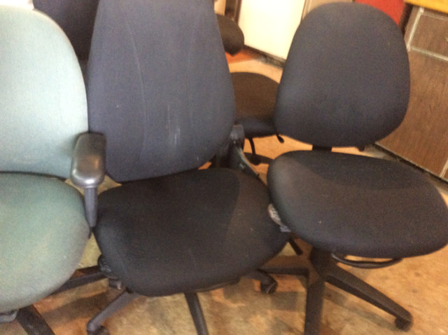 Chaises sur roulettes pour bureau à vendre à Hemmingford dans Chaises, Fauteuils inclinables  à Longueuil/Rive Sud