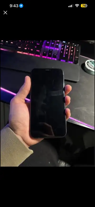 Iphone xr 64gb 89% battery health!, View more