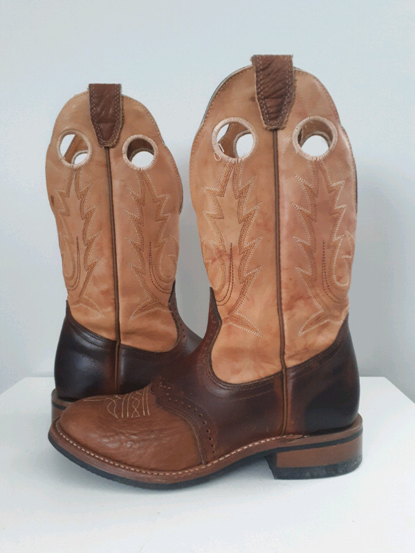 Boulet ladies boots, size 6 dans Femmes - Chaussures  à Comté de Strathcona - Image 2