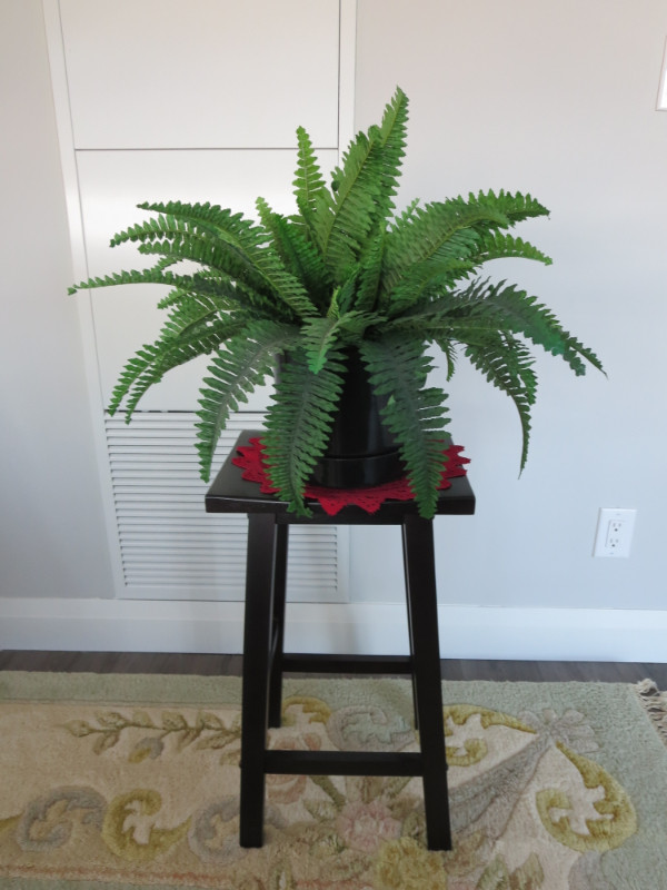 FOR SALE: IMITATION FERN PLUS STURDY STAND in Home Décor & Accents in London