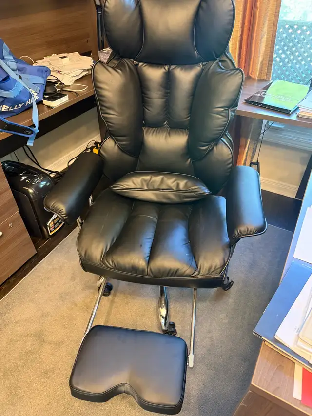 Office Chair in Chairs & Recliners in Markham / York Region - Image 5