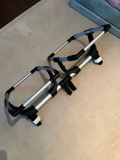 Bugaboo adapter for Chicco car seat twin like new, asking $ 50.00 or best offer Provides a safe and...