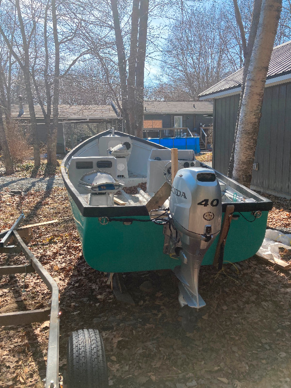 18 foot fibreglass boat, 40 HP four stroke Honda and trailer ...