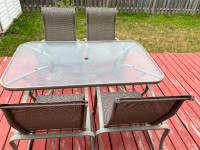 Outdoor Patio Table set with Four Chairs
