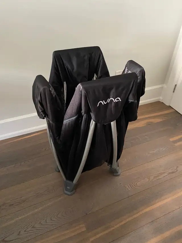 Baby crib NUNA with two sheets and sleep sack in Cribs in City of Toronto - Image 3