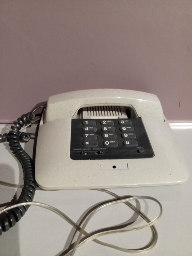 Home Phone  in Home Phones & Answering Machines in Ottawa