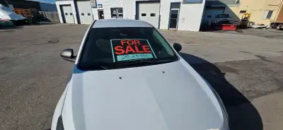 Power locks, Cruise control, AM, FM, CD, Bluetooth, 4 Doors, 5 Passengers, Gray cloth interior, Auto...