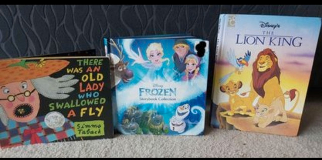 Disney books. Large Lion King, Frozen Hard cover. School, daycar in Children & Young Adult in City of Toronto - Image 3