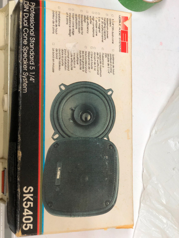 speakers smaller  various sizes 4 to 6 in in General Electronics in Winnipeg - Image 3