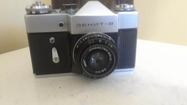 Vintage Zenit B ...35 mm Film Camera in Arts & Collectibles in Gatineau