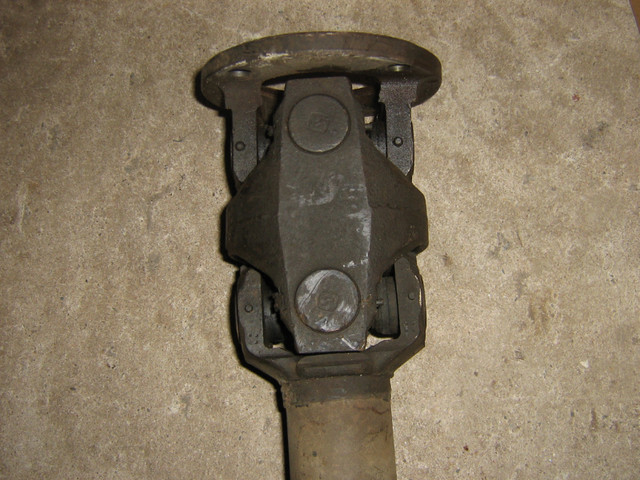 Chevy 4X4 front drive shaft square body REDUCED in Other Parts & Accessories in Bedford - Image 2