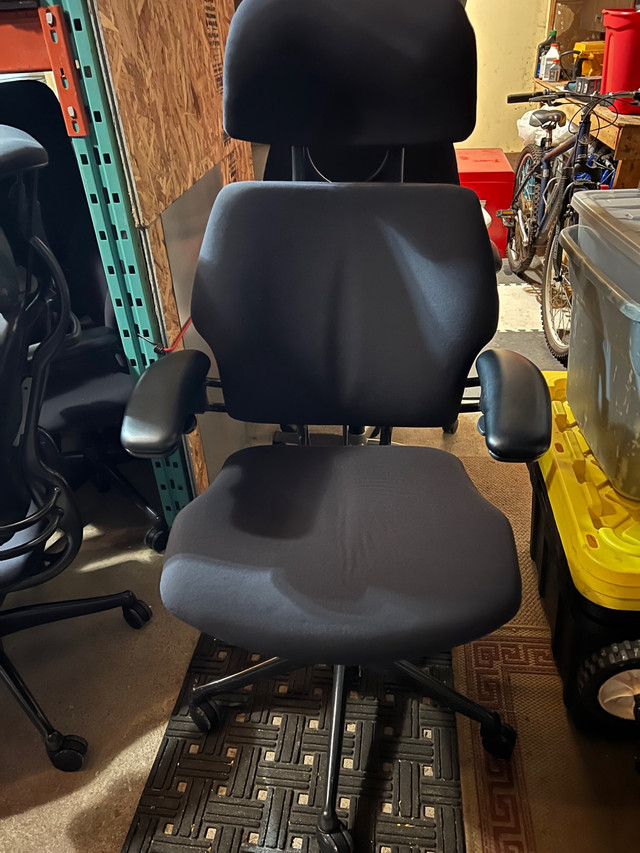 Humanscale freedom ergo gaming chair headrest! in Chairs & Recliners in Oakville / Halton Region