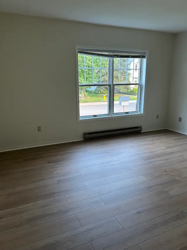 1 bedroom Apartment in Long Term Rentals in Kingston - Image 2
