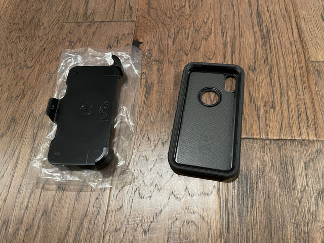 Otterbox defender (iPhone X/XS) in Cell Phone Accessories in St. Catharines - Image 2