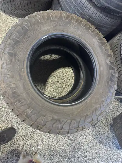 4 Pneu servi 3 mois Toyo open country LT 275/70r18 4 saison homologuer hiver états presque neuf 14/3...
