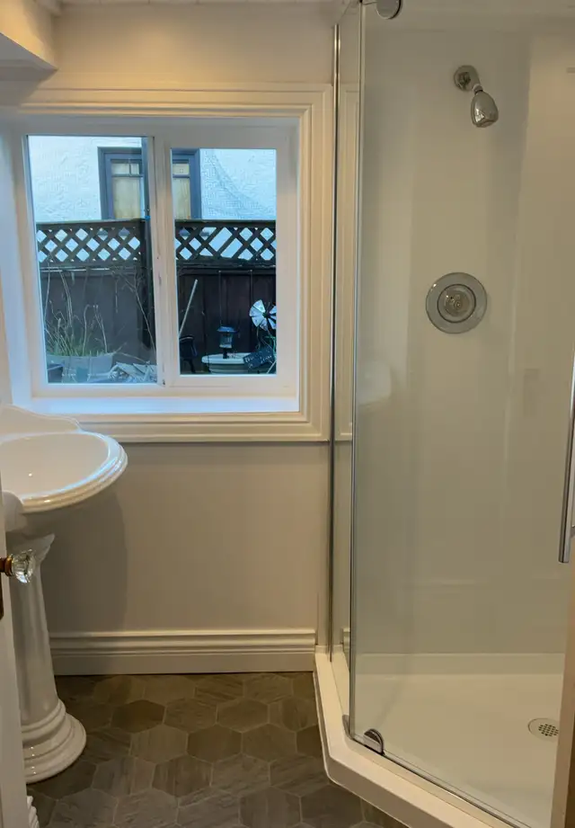 Basement Suite in Esquimalt in Long Term Rentals in Victoria - Image 10