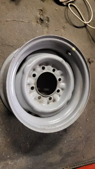 Brand new, never mounted. Fits 8 stud ford pickup. Price is OBO.
