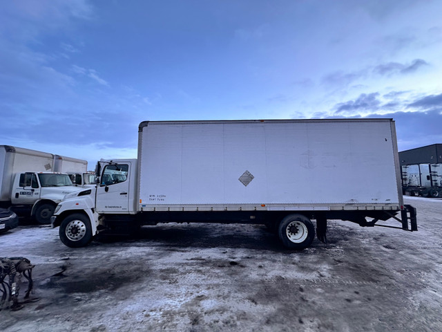 Hino 268 2013 box truck 24’’ in Heavy Trucks in Calgary - Image 3