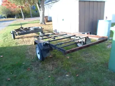 2 trailers à vendre un 7 X 5 et un 8 X 4 à finir j'en demande 150$ chacun communiquer avec Jacques a...