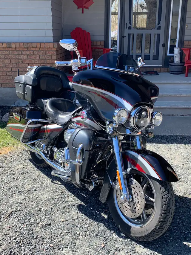 Beautiful Classic in Street, Cruisers & Choppers in Muskoka - Image 3