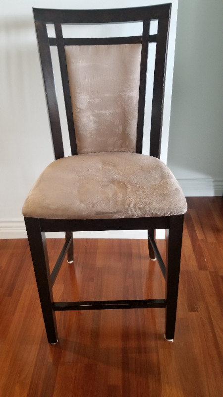 2 Bar stools in Chairs & Recliners in Vernon