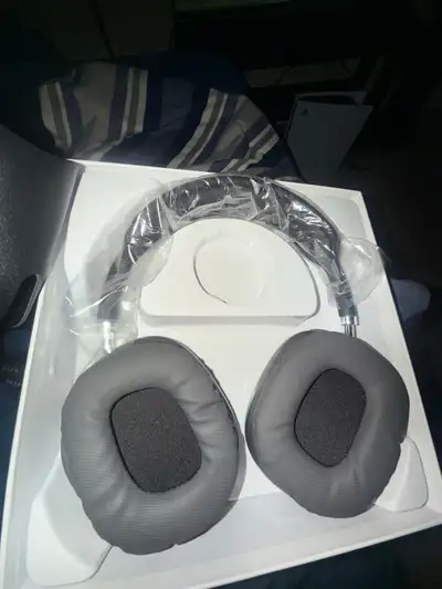 airpod maxs , View more