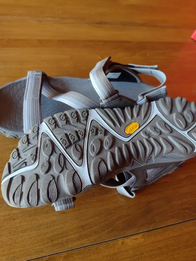 Merril Sandals -never worn in Women's - Shoes in Strathcona County - Image 2