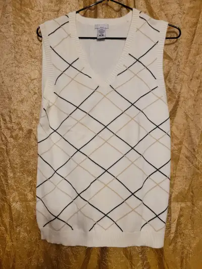Women's IZOD Golf Size Medium Sweater Vest, View more