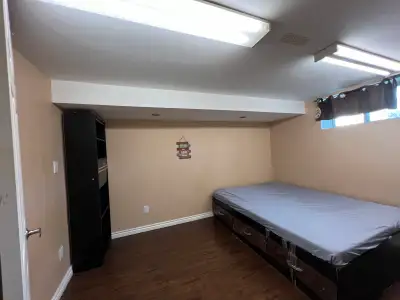 Room for Rent: Female Only – Scarborough (Ellesmere & Markham) A bright, quiet, renovated, and furni...